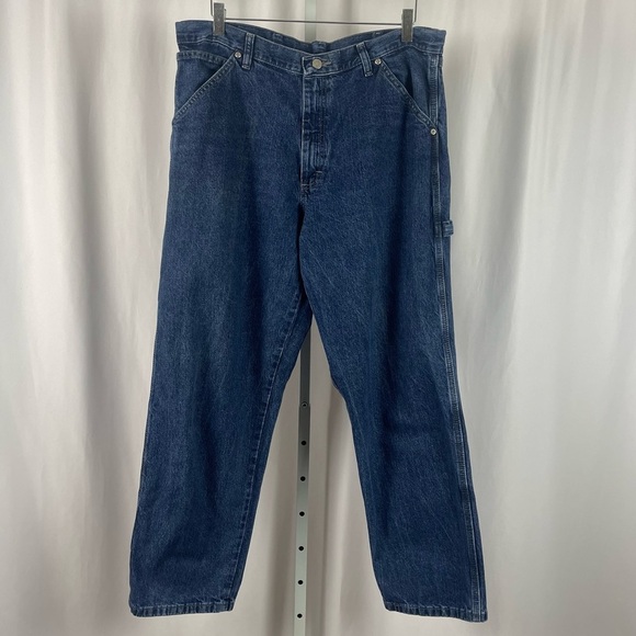 Wrangler 34 x 30 Relaxed Straight Leg Jeans Outdoor Barn Chore Farm Heavy Duty - Picture 1 of 7